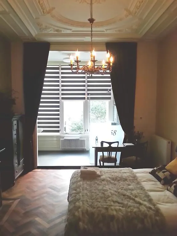 Ck58 Bed & Breakfast Den Haag Bed & Breakfast